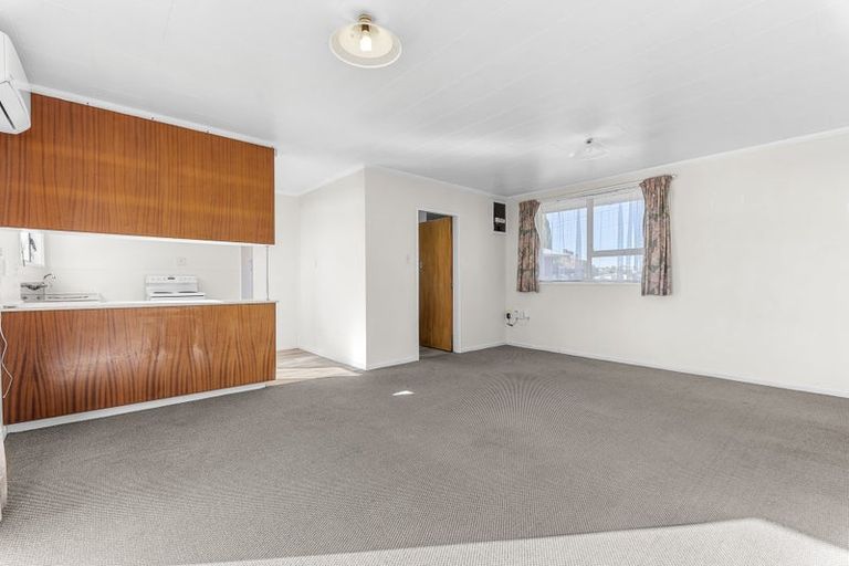 Photo of property in 1/117 Seaview Road, Westown, New Plymouth, 4310