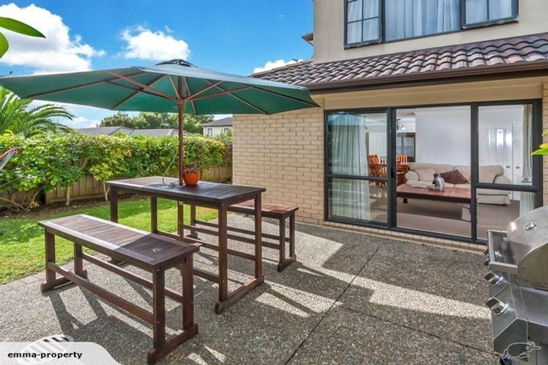 Photo of property in 5 William Woods Court, Flat Bush, Auckland, 2016