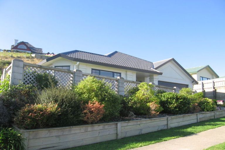 Photo of property in 133 Woodman Drive, Tawa, Wellington, 5028