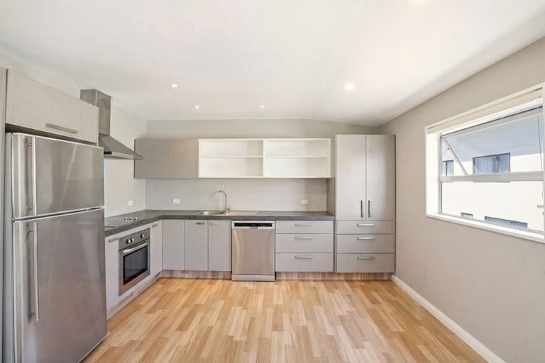 Photo of property in 8a Broadbent Street, Riccarton, Christchurch, 8041