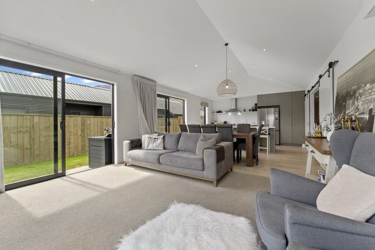 Photo of property in 38 Muster Road, Jacks Point, 9371