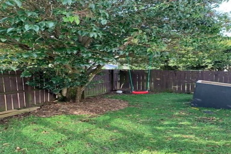 Photo of property in 9 Arimu Road, Papakura, 2110