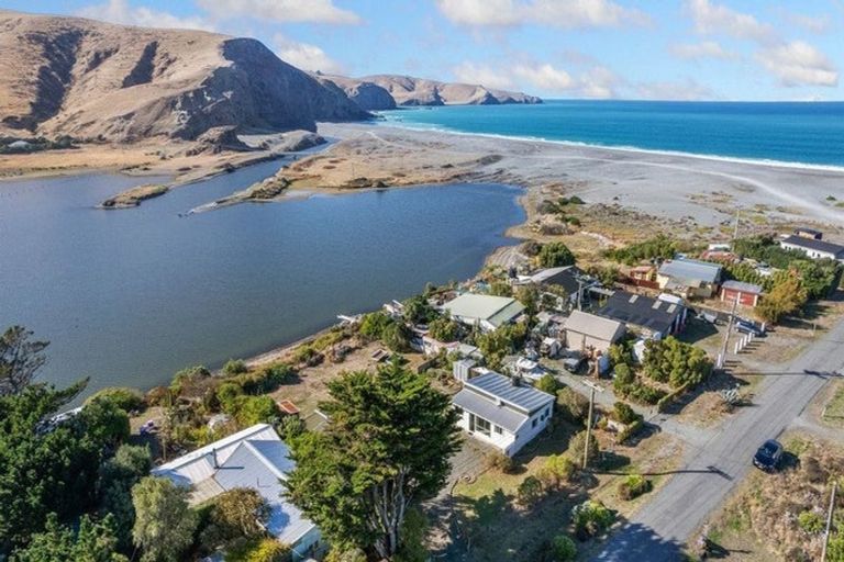 Photo of property in 18 Lake Terrace Road, Little River, 7591