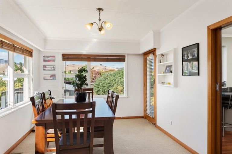 Photo of property in 8 Newbourne Crescent, Redwoodtown, Blenheim, 7201