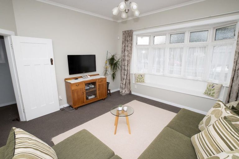 Photo of property in 190 Derwent Street, Island Bay, Wellington, 6023