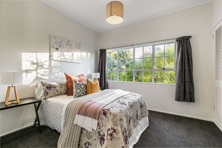 Photo of property in 2/52 Northboro Road, Belmont, Auckland, 0622