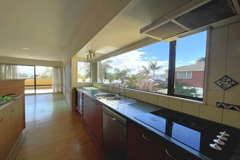 Photo of property in 2/27 Macleans Road, Bucklands Beach, Auckland, 2014