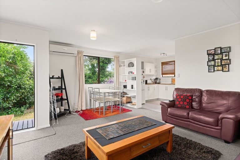 Photo of property in 43b Lyn Grove, Papamoa Beach, Papamoa, 3118