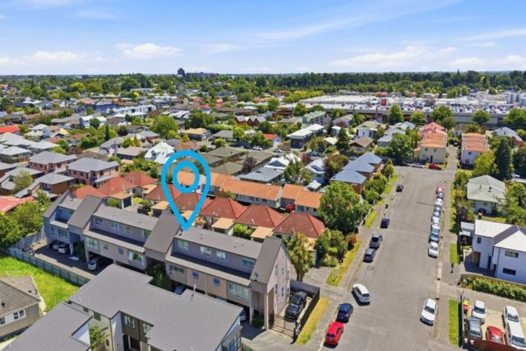 Photo of property in 8a Broadbent Street, Riccarton, Christchurch, 8041