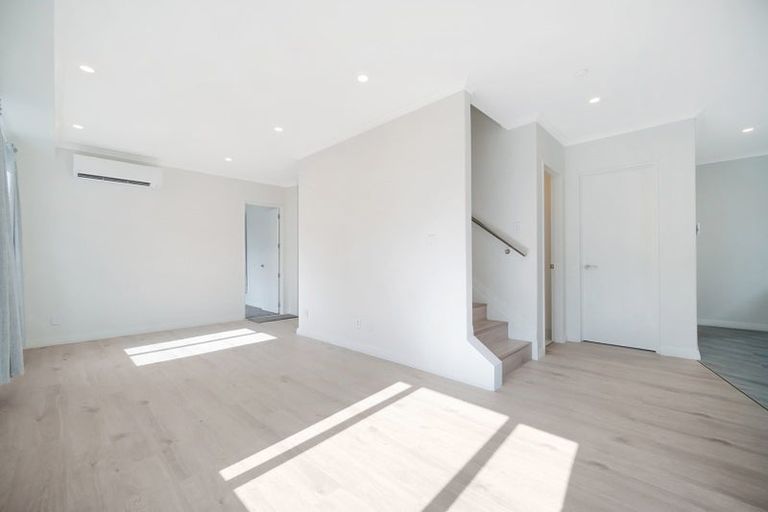 Photo of property in 421a Bucklands Beach Road, Bucklands Beach, Auckland, 2012