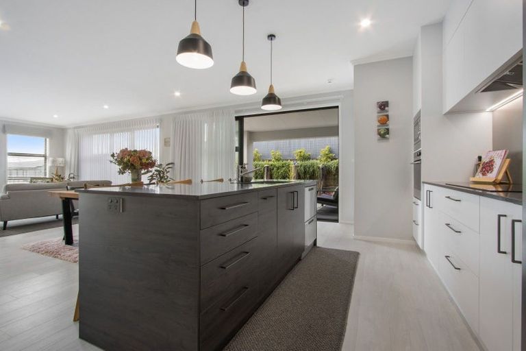 Photo of property in 2 Te Kaka Place, Omokoroa, 3114