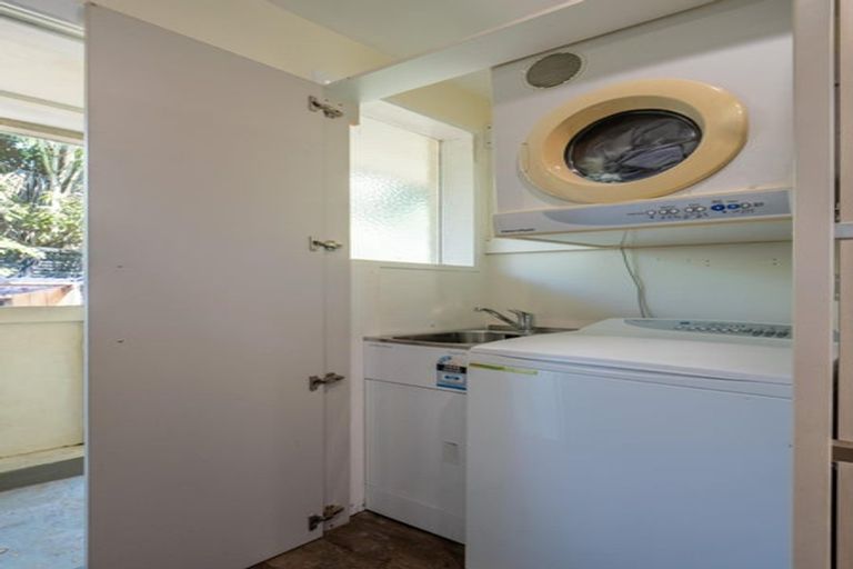 Photo of property in 12 Saunders Place, Redwood, Christchurch, 8051