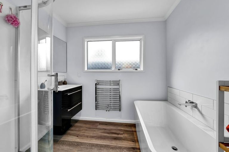 Photo of property in 11 Roto Street, Westown, New Plymouth, 4310