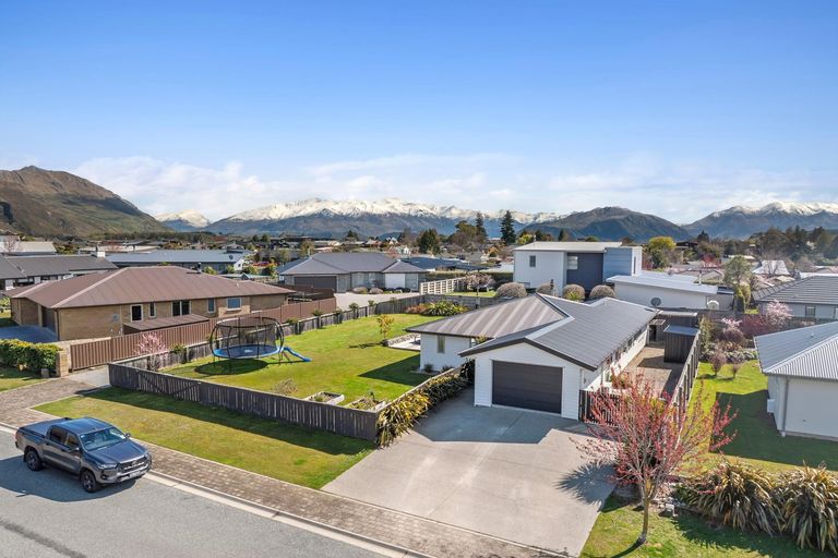 Photo of property in 40 West Meadows Drive, Wanaka, 9305