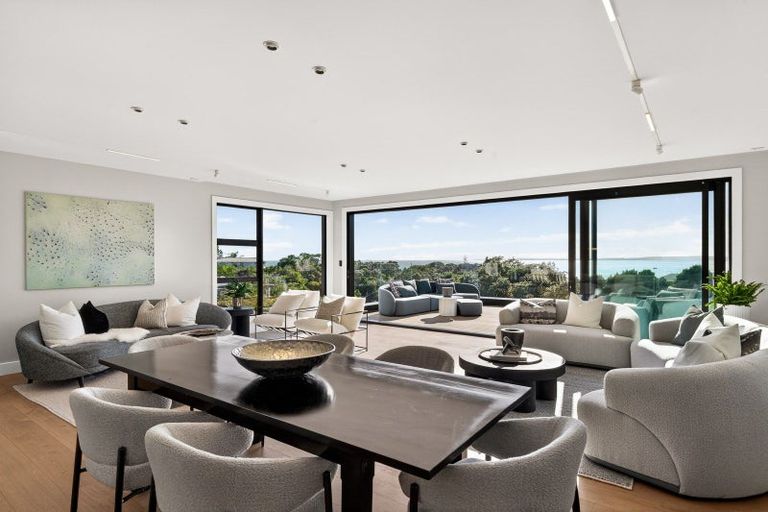 Photo of property in 52 Beach Road, Castor Bay, Auckland, 0620