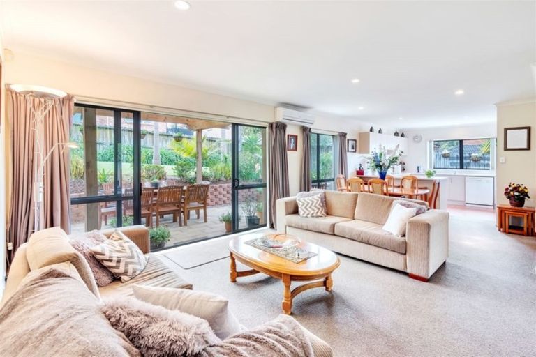 Photo of property in 19 San Pedro Place, Henderson, Auckland, 0612