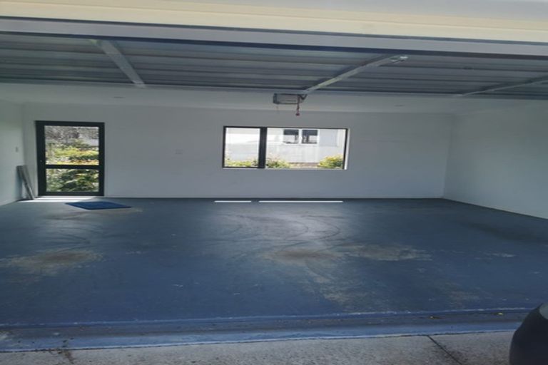 Photo of property in 21a Kirrie Avenue, Te Atatu South, Auckland, 0610