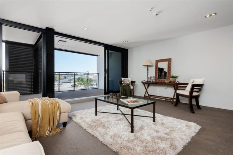 Photo of property in 2-06/424 Maunganui Road, Mount Maunganui, 3116