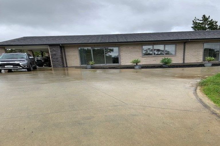 Photo of property in 51-53 Shaw Road, Oratia, Auckland, 0604