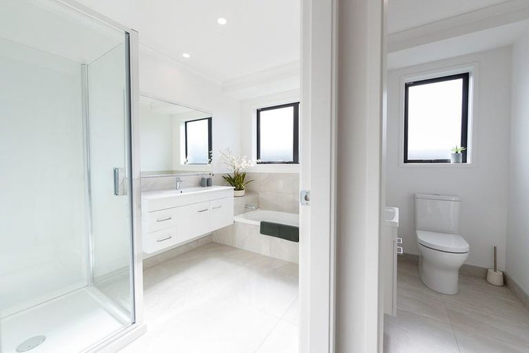 Photo of property in 4 Te Taniwha Road, One Tree Point, 0118