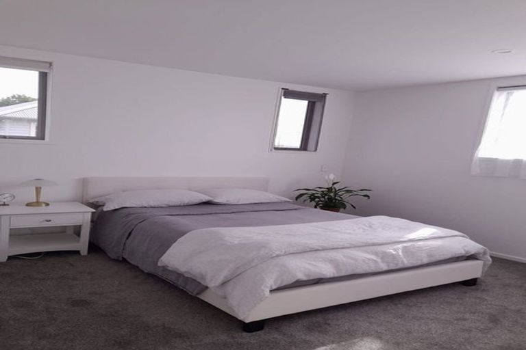 Photo of property in 2/11 Cressy Street, Waterloo, Lower Hutt, 5011