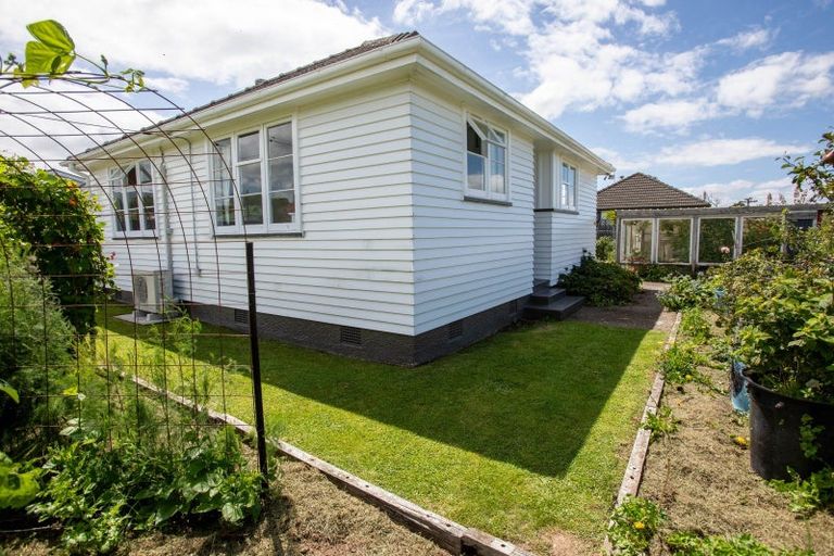 Photo of property in 21 Hall Street, Woodville, 4920