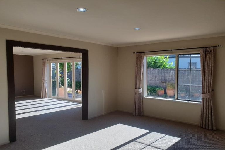 Photo of property in 9 Roderick Place, Rototuna, Hamilton, 3210