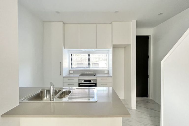 Photo of property in 3/3 Fairdale Place, Birkdale, Auckland, 0626