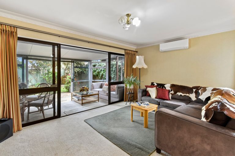 Photo of property in 8 Brynbela Court, Papakura, 2110