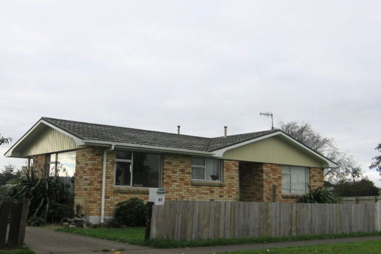 Photo of property in 37 Cascade Crescent, Westbrook, Palmerston North, 4412