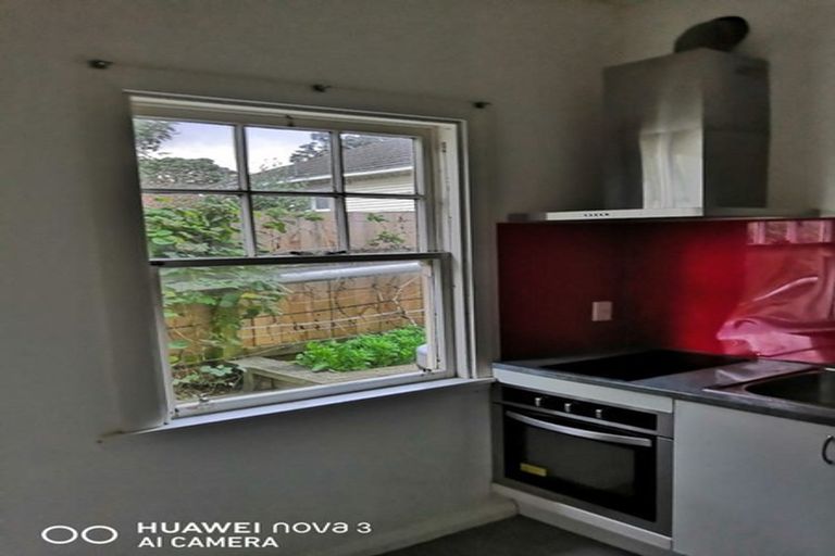 Photo of property in 44 Dr Taylor Terrace, Johnsonville, Wellington, 6037