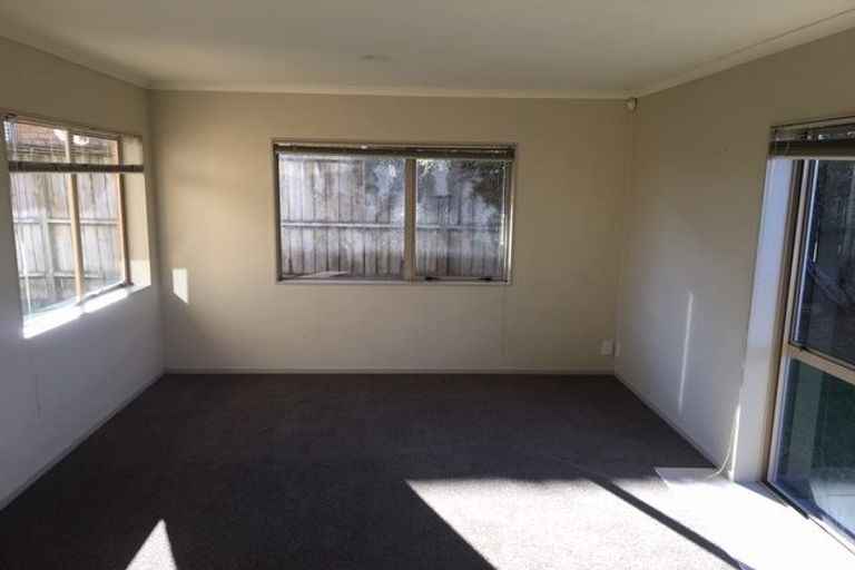 Photo of property in 5 Richard Hill Close, Fairview Heights, Auckland, 0632