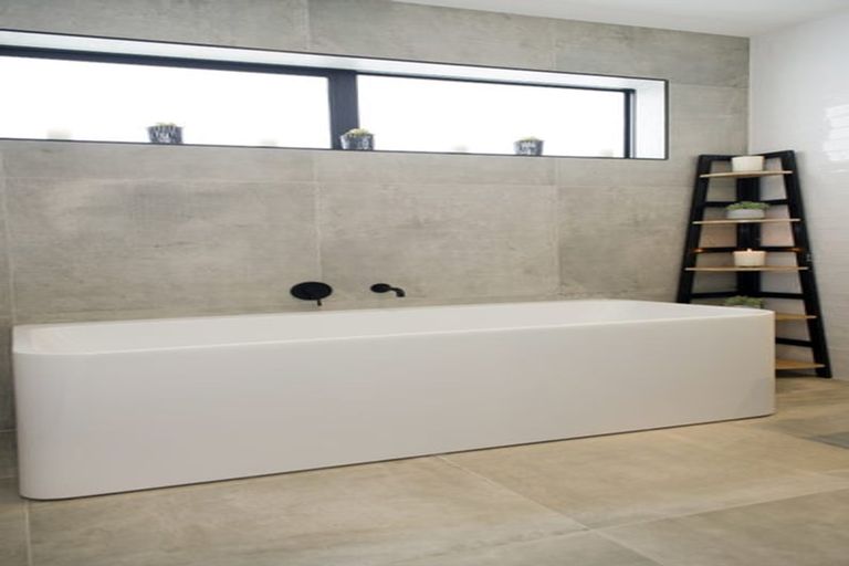 Photo of property in 2 Romeo Place, Whitianga, 3510