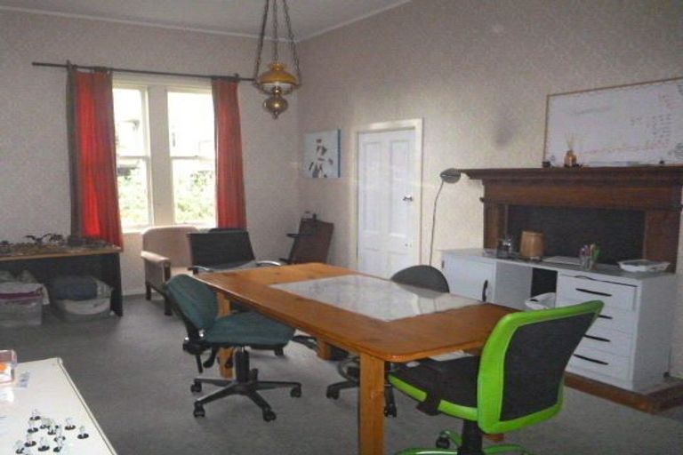 Photo of property in 74 Fairlie Terrace, Kelburn, Wellington, 6021