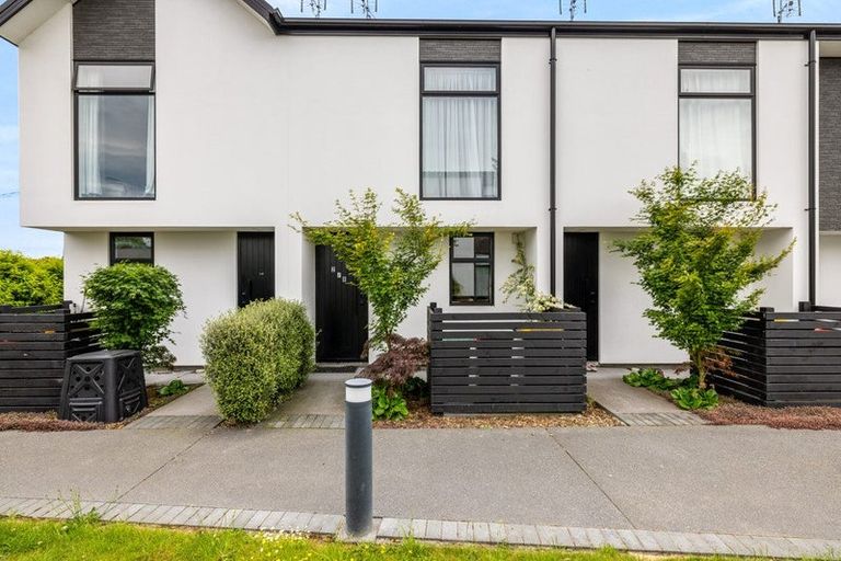 Photo of property in 2/8 New Brighton Road, Shirley, Christchurch, 8061