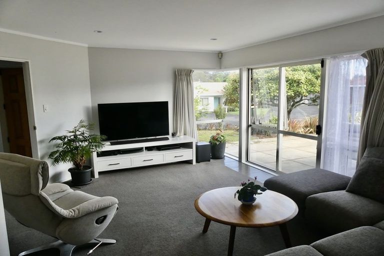 Photo of property in 7 Meynell Court, Glen Eden, Auckland, 0602