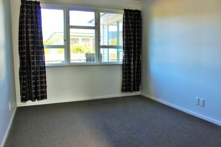 Photo of property in 6 Mararoa Drive, Manapouri, 9679