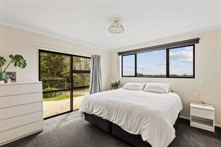 Photo of property in 805 Richmond Road, Lepperton, New Plymouth, 4373