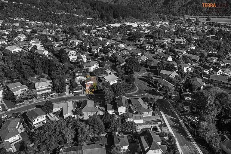 Photo of property in 4a Deller Grove, Silverstream, Upper Hutt, 5019