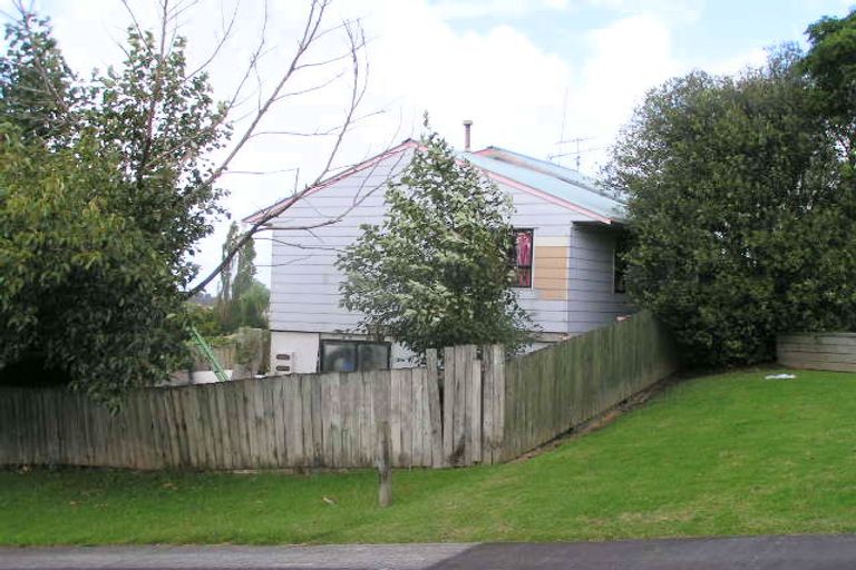 Photo of property in 4 Raelene Place, Massey, Auckland, 0614