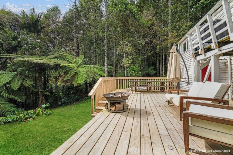 Photo of property in 43 Kauri Point Road, Laingholm, Auckland, 0604