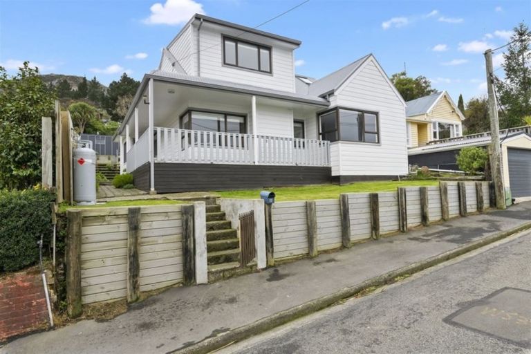 Photo of property in 30 Ripon Street, Lyttelton, 8082