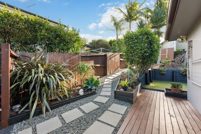 Photo of property in 4 Blue Heron Rise, Stanmore Bay, Whangaparaoa, 0932