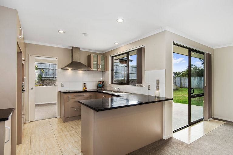 Photo of property in 84 Fairfax Crescent, Pyes Pa, Tauranga, 3112