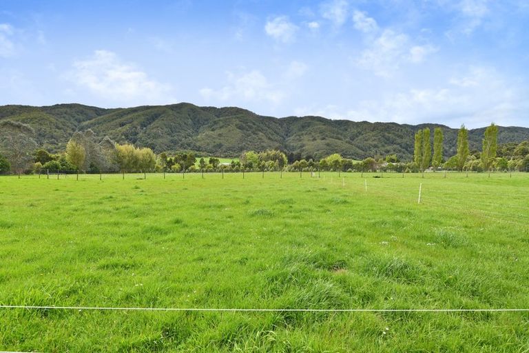 Photo of property in 235 Marchant Road, Kaitoke, Upper Hutt, 5018