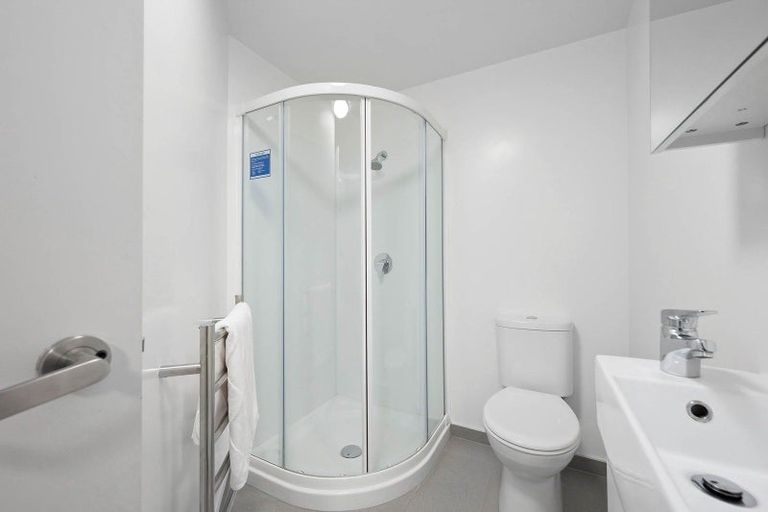 Photo of property in Quantum On Thorndon Quay, 4/163a Thorndon Quay, Pipitea, Wellington, 6011