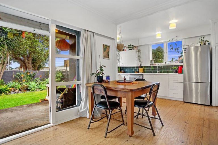 Photo of property in 11 Roretana Drive, Athenree, Katikati, 3177