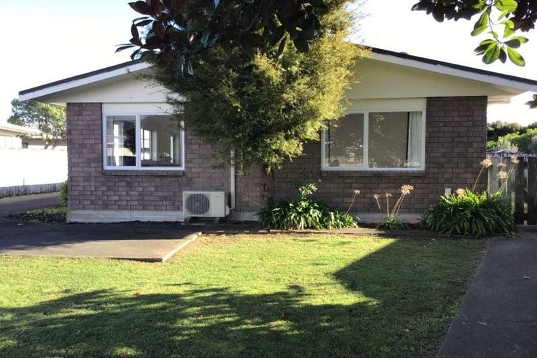 Photo of property in 8 Palmer Court, Paraparaumu, 5032