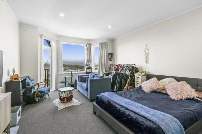 Photo of property in 112 Kelburn Parade, Kelburn, Wellington, 6012