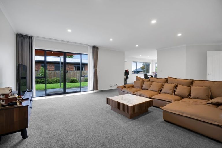 Photo of property in 37 Dillon Drive, Bell Block, New Plymouth, 4312